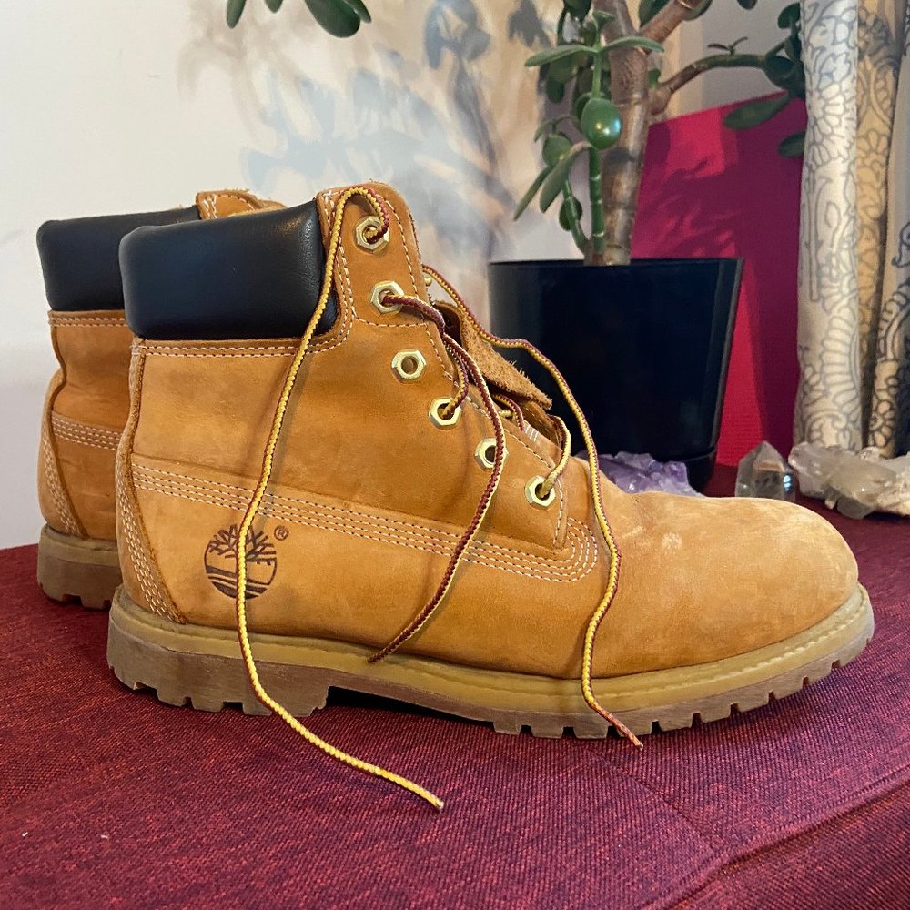 Timberland Classic Boot W Sz 7